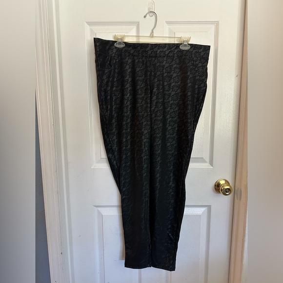 NWOT Torrid Black Lace Detail Leggings - Picture 4 of 8